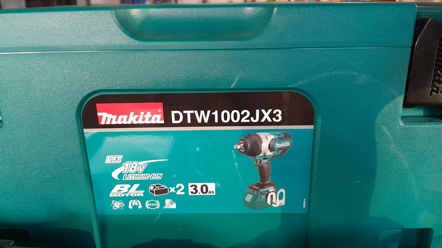 MAKITA รุ่น DTW1002JX3 เครื่องขันบล๊อกไร้สาย 18 โวลต์ 1/2 นิ้ว รวมแบตเตอรี่และแท่นชาร์จ - Image 3