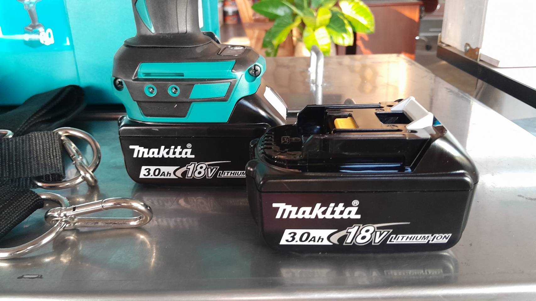 MAKITA รุ่น DTW1002JX3 เครื่องขันบล๊อกไร้สาย 18 โวลต์ 1/2 นิ้ว รวมแบตเตอรี่และแท่นชาร์จ - Image 2