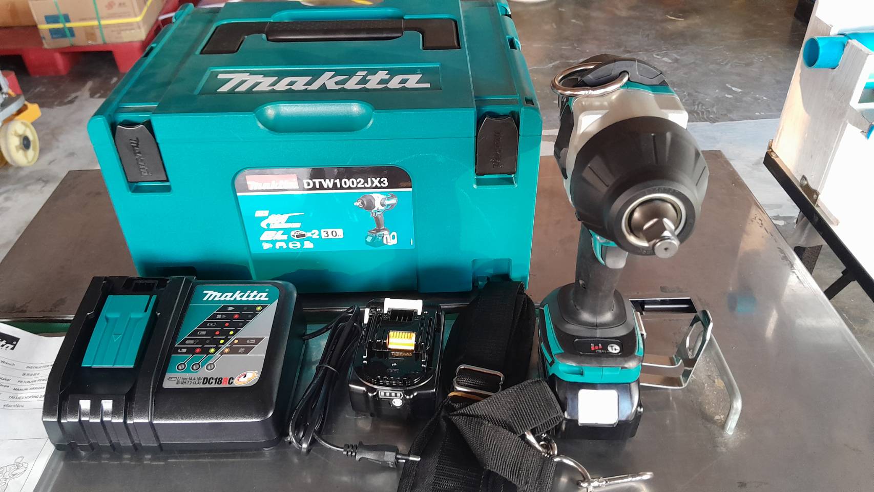 MAKITA รุ่น DTW1002JX3 เครื่องขันบล๊อกไร้สาย 18 โวลต์ 1/2 นิ้ว รวมแบตเตอรี่และแท่นชาร์จ - Image 7