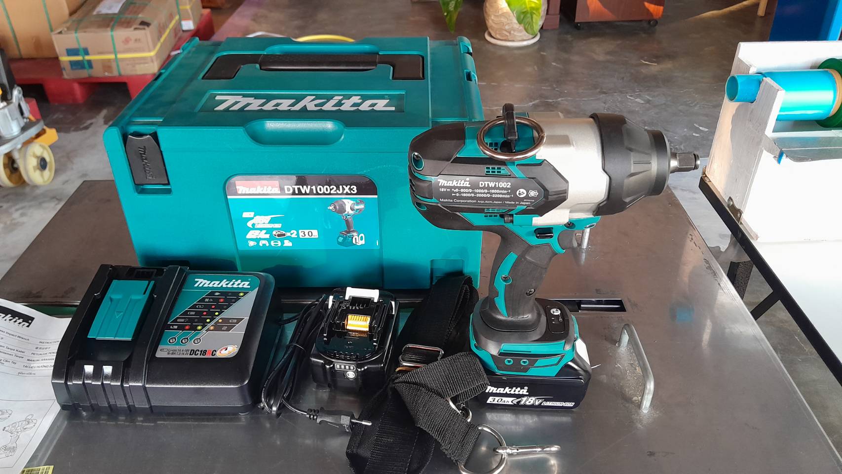 MAKITA รุ่น DTW1002JX3 เครื่องขันบล๊อกไร้สาย 18 โวลต์ 1/2 นิ้ว รวมแบตเตอรี่และแท่นชาร์จ - Image 10