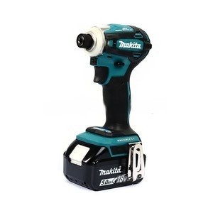 MAKITA รุ่น DTD172RTJ สว่านไขควงกระแทกไร้สาย 18 โวลต์ 1/4 นิ้ว รวมแบตเตอรี่และแท่นชาร์จ