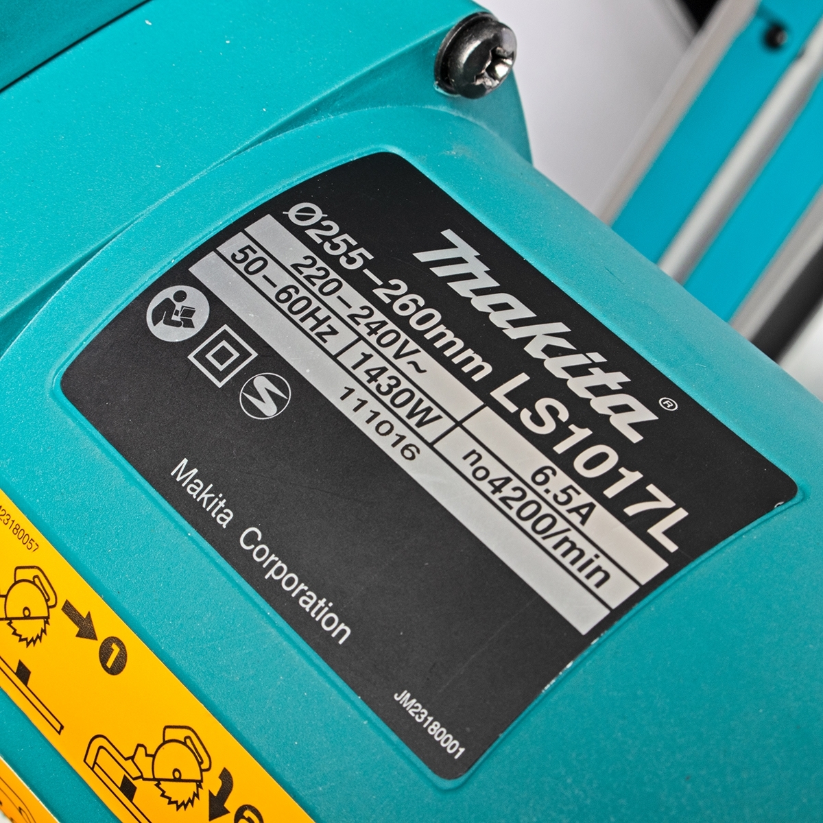 MAKITA รุ่น LS-1017L แท่นตัดสไลท์องศา ขนาด 10-1/4 นิ้ว (260 มม.) กำลังไฟ 1,430 วัตต์ - Image 4