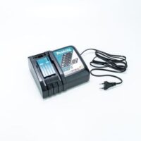 MAKITA เครื่องชาร์จแบตเตอรี่ 18 โวลต์ (ชาร์จเร็ว) รุ่น DC18RC