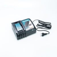 MAKITA รุ่น DC18SD เครื่องชาร์จแบตเตอรี่ 18 โวลต์ มาตรฐาน