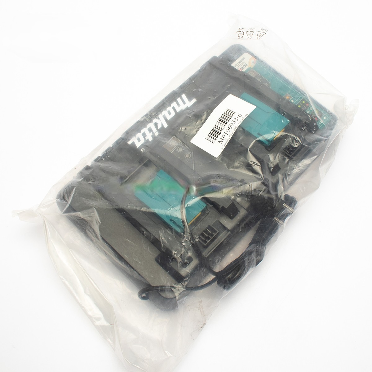 MAKITA รุ่น DC18RD เครื่องชาร์จแบตเตอรี่ 18 โวลต์ (ชาร์จคู่) - Image 2